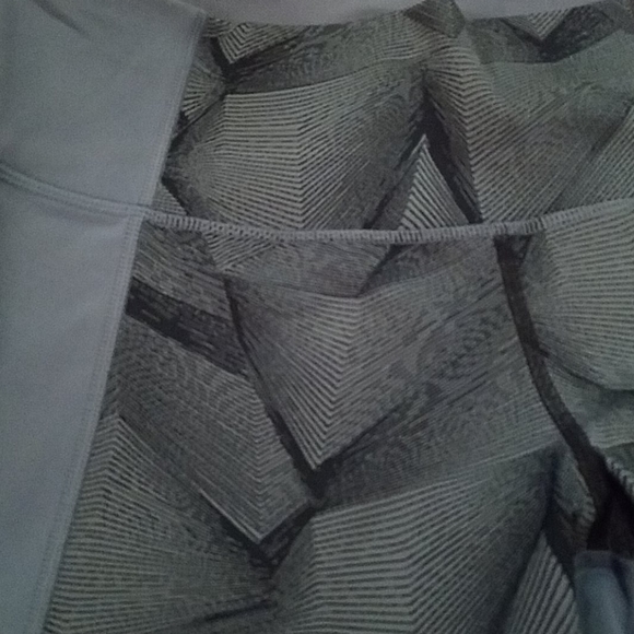 NWT Under Armour leggings - Picture 5 of 9